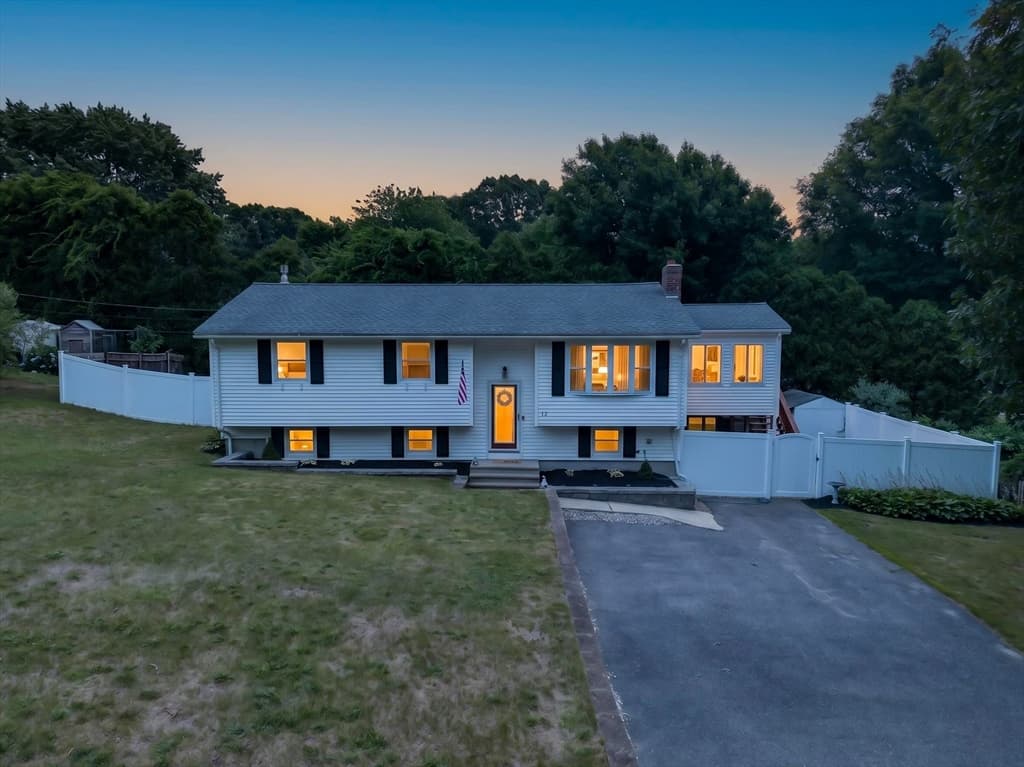 12 Clearwater Dr, Plymouth MA 02360 photo 35