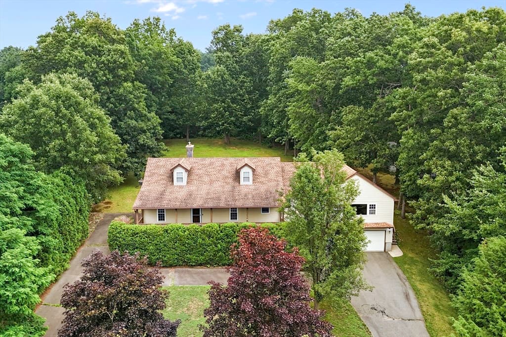 7 Margaret Dr, Wilbraham MA 01095