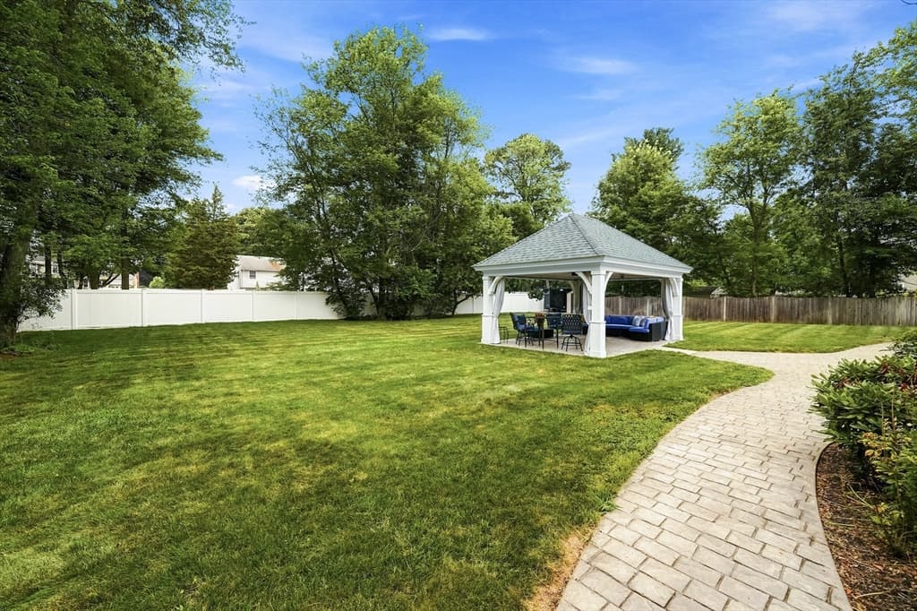 97 Hartwell Rd, Bedford MA 01730 photo 35
