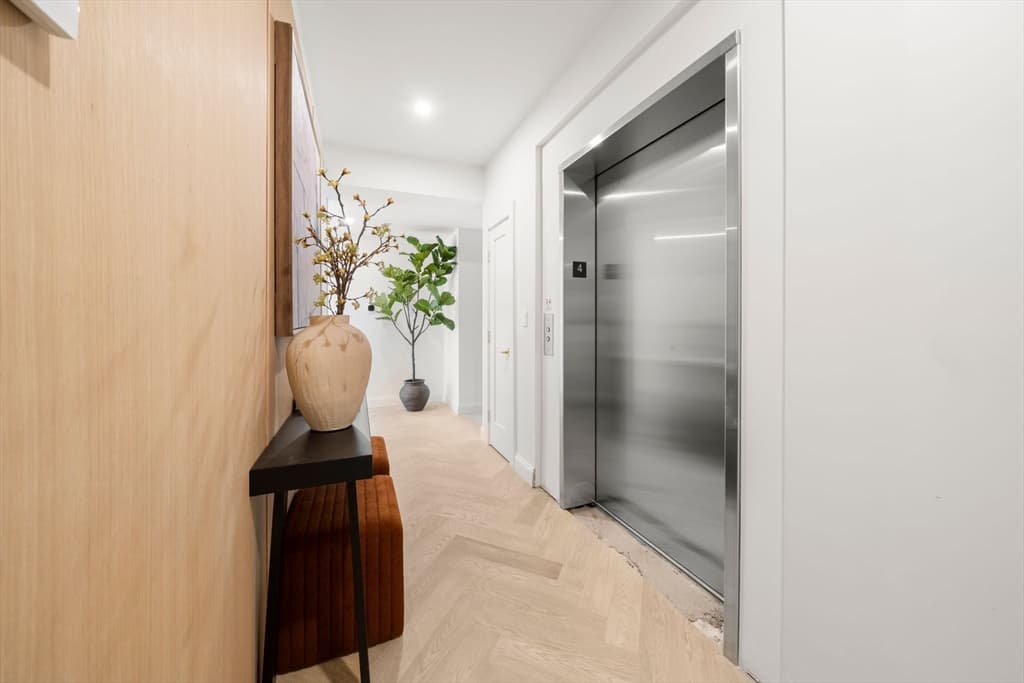 Condominium at 51 North Margin St, Boston MA 02113, Boston, photo 8 of 18