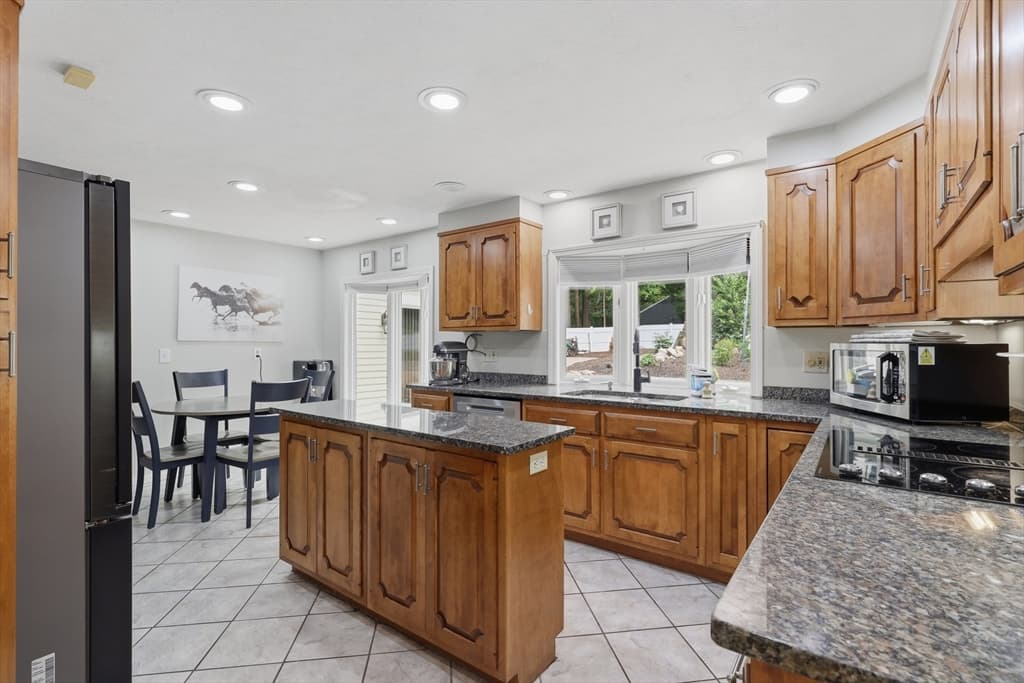 70 Newton Street, Northborough MA 01532 photo 5