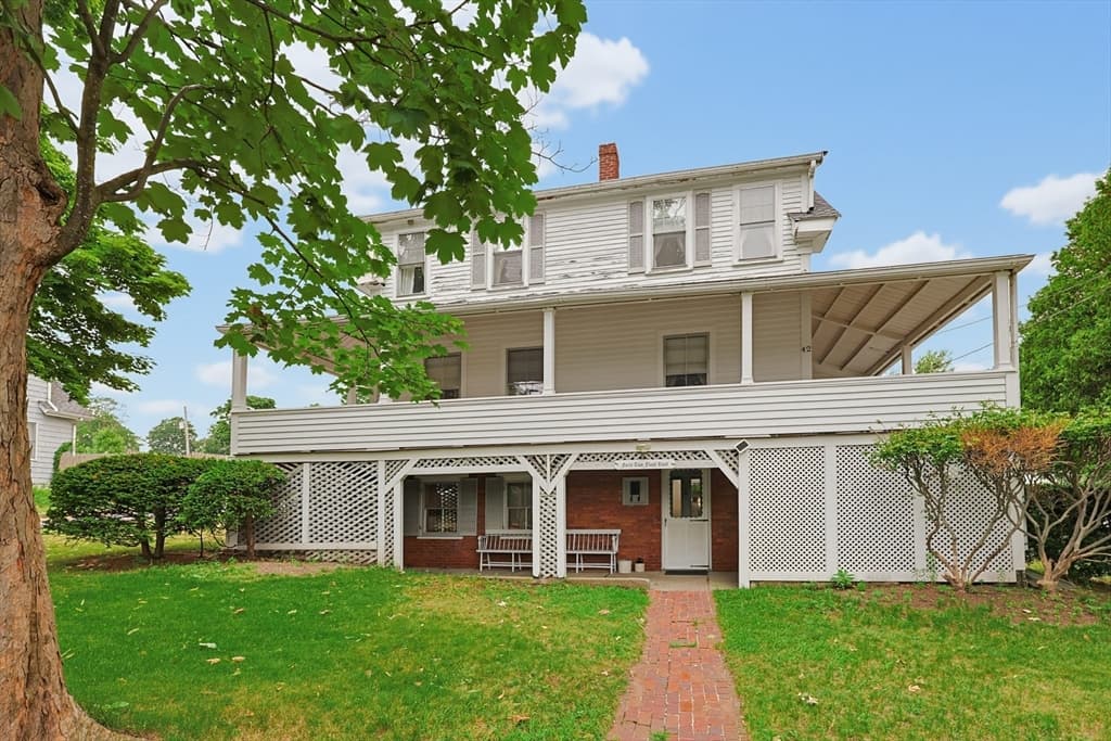 42 Flash Rd, Nahant MA 01908