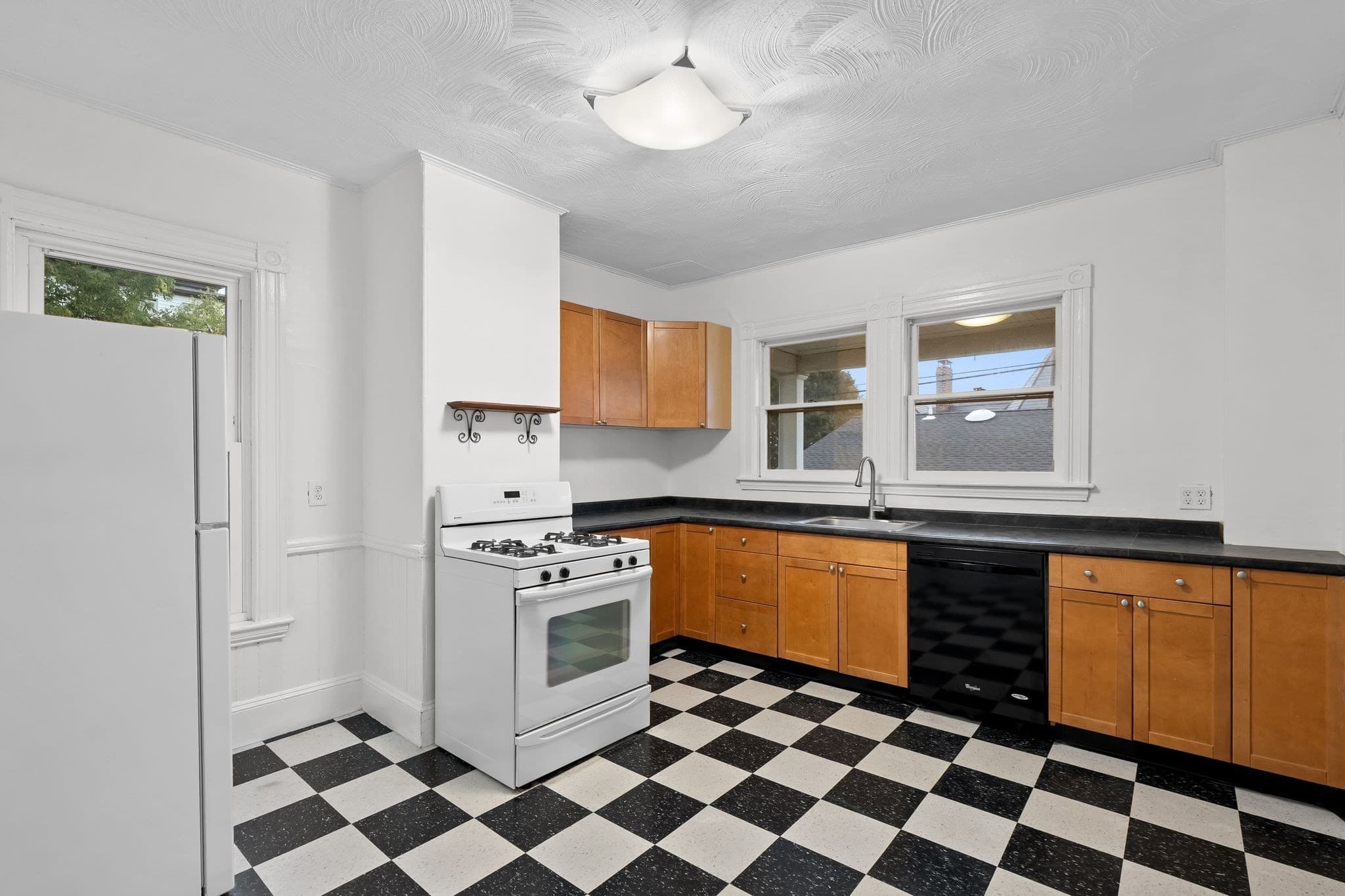 Multi Family at 17 Windermere Road, Boston MA 02125, Boston, photo 9 of 42