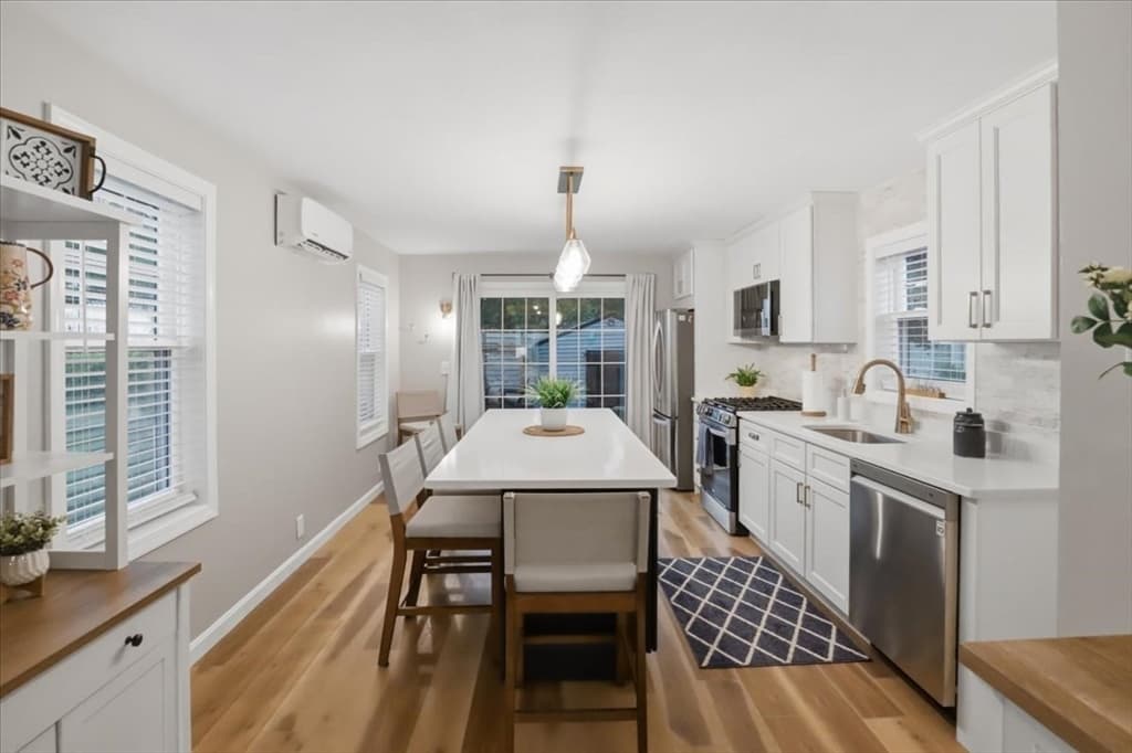 230 Cedar Ave, Portsmouth RI 02871 photo 4