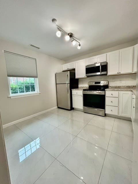 1711 Windsor # 1711, Framingham MA 01701 photo 6