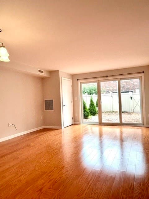 1711 Windsor # 1711, Framingham MA 01701 photo 4