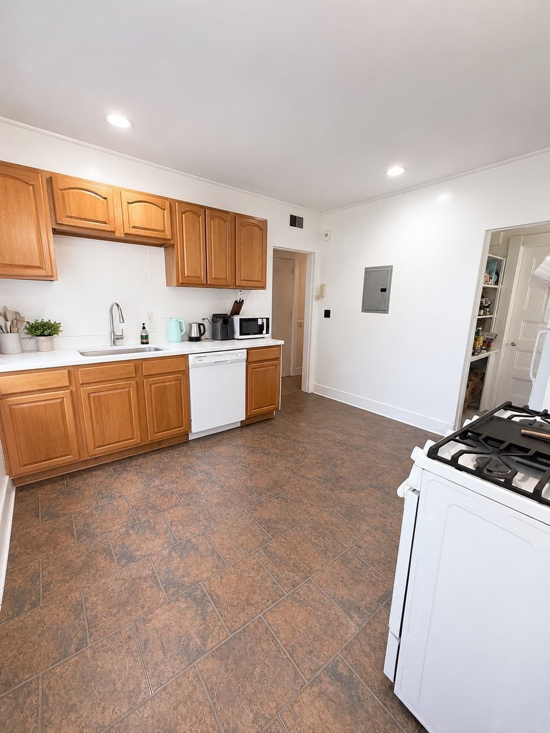 Condominium at 83 Francis St # 5, Brookline MA 02446, photo 3 of 15