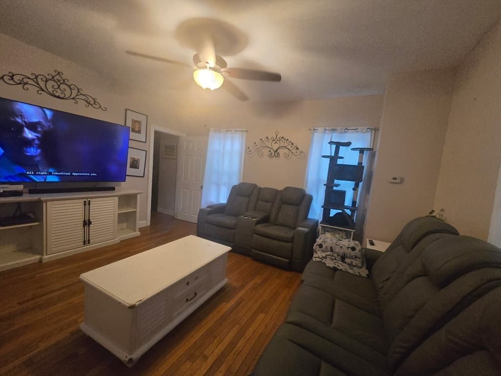 15 Wright St, Gardner MA 01440 photo 4