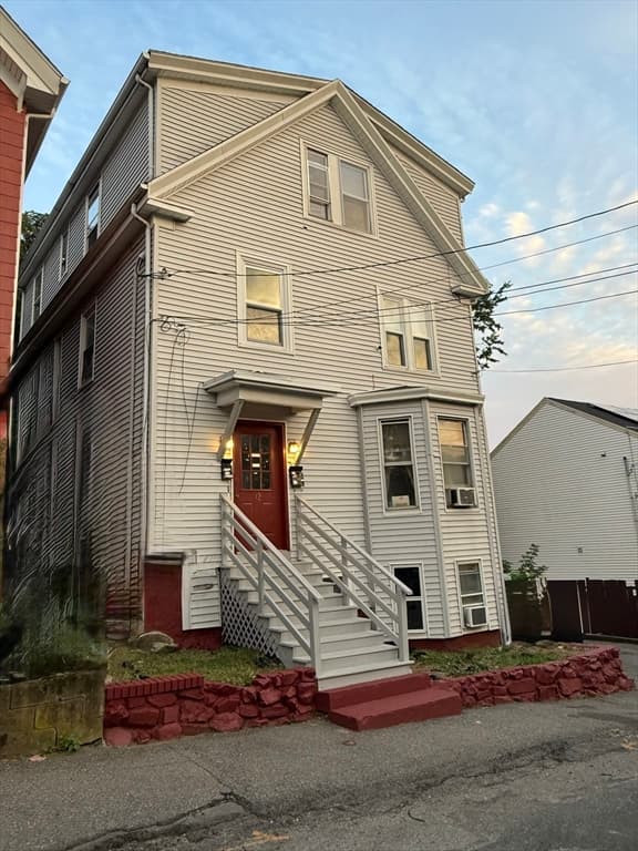 12 Linwood Pl, Lynn MA 01905