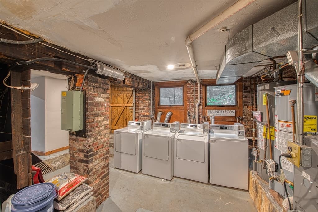 Condominium at 32 Grove # 1, Boston MA 02114, Boston, photo 11 of 15