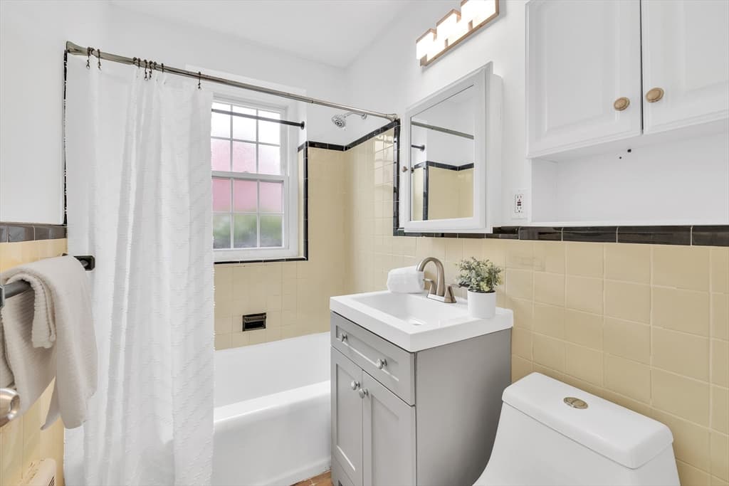 21 Englewood Ave # 2, Brookline MA 02445 photo 10