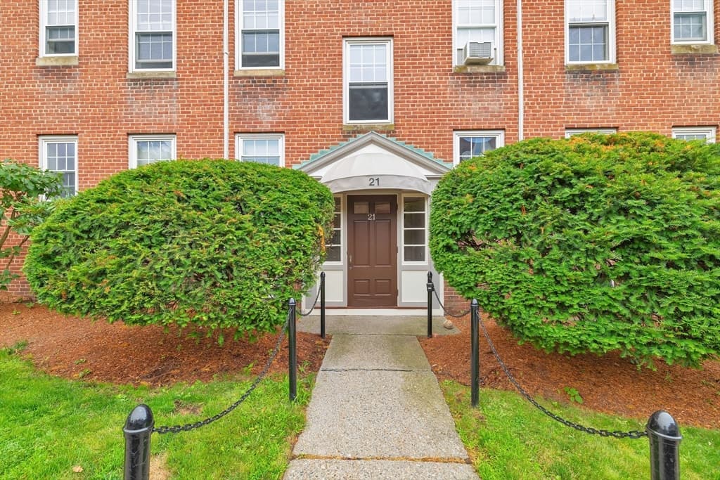 21 Englewood Ave # 2, Brookline MA 02445 photo 14