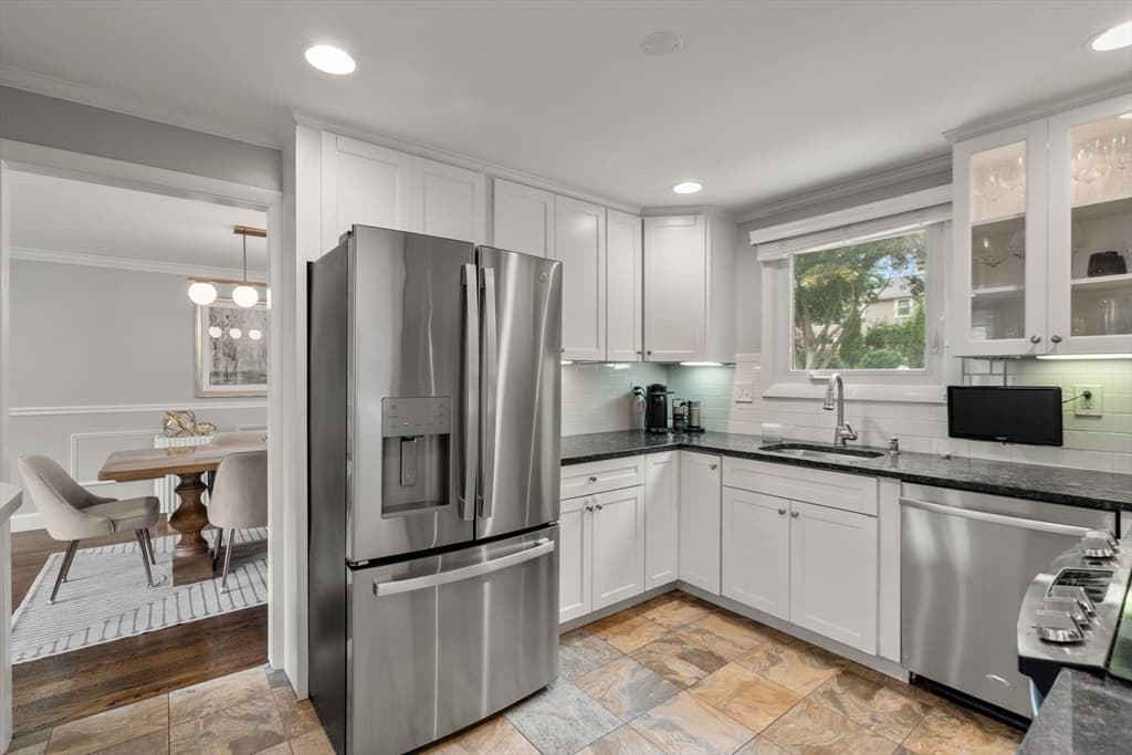 150 Woodbine Circle, Needham MA 02494 photo 7