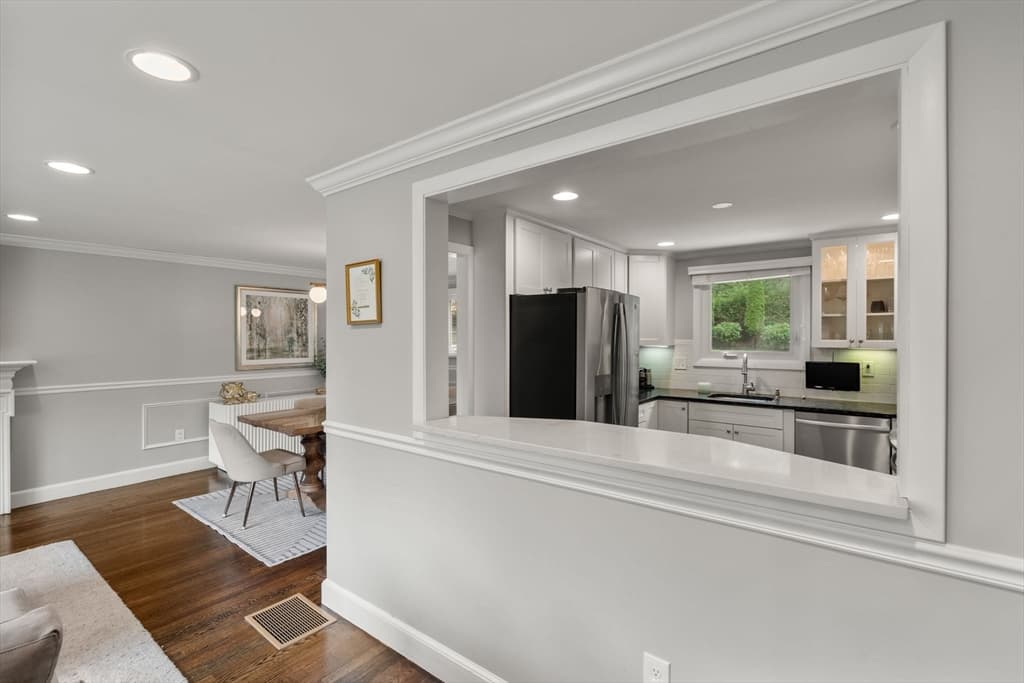 150 Woodbine Circle, Needham MA 02494 photo 5