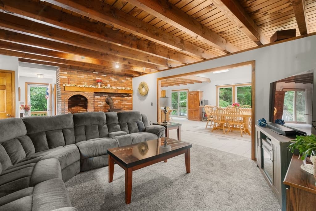 40 Clear Pond Rd, Lakeville MA 02347 photo 3