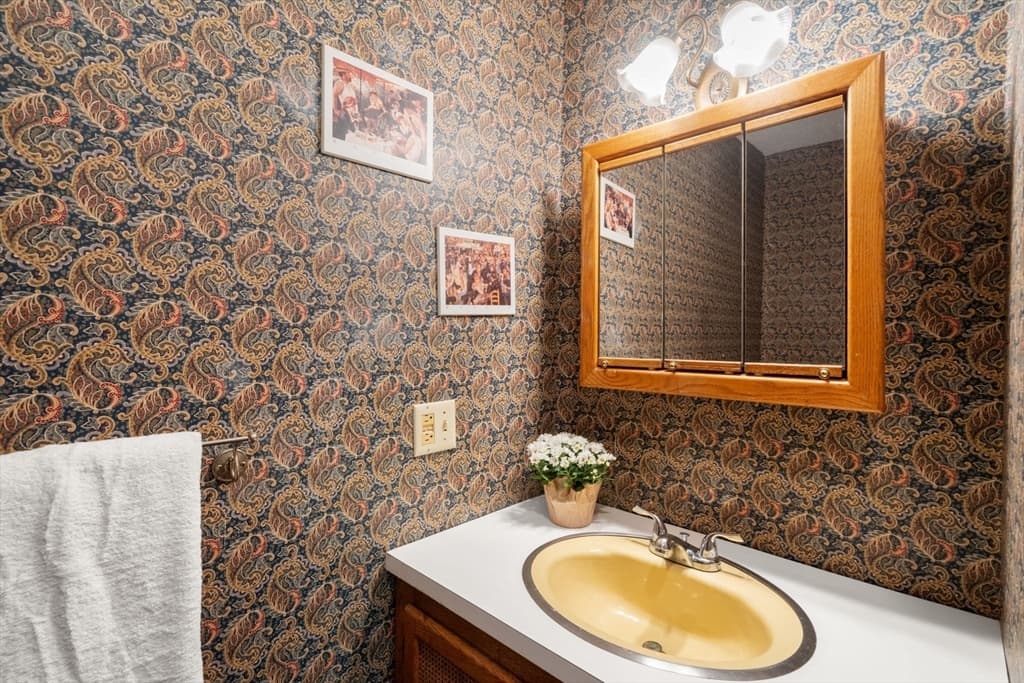 40 Clear Pond Rd, Lakeville MA 02347 photo 14