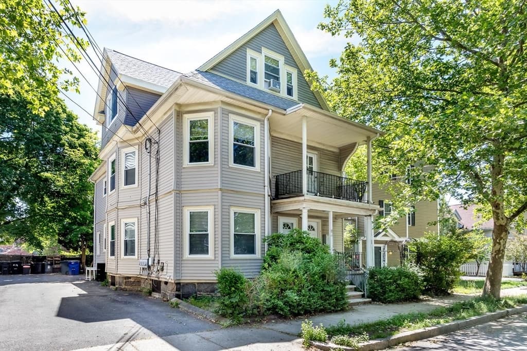 67 Cleverly Ct, Quincy MA 02169
