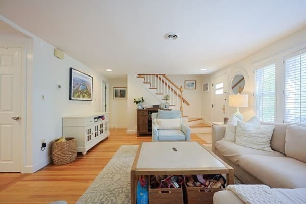 26 Pleasant St # B, Wellesley MA 02482 photo 3