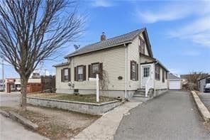 215 Kenyon Ave, Pawtucket RI 02861