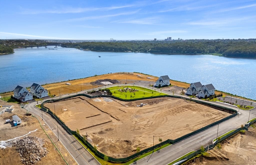 Condominium at 66 East Point Drive # 19, East Providence RI 02916, East Providence, photo 31 of 40