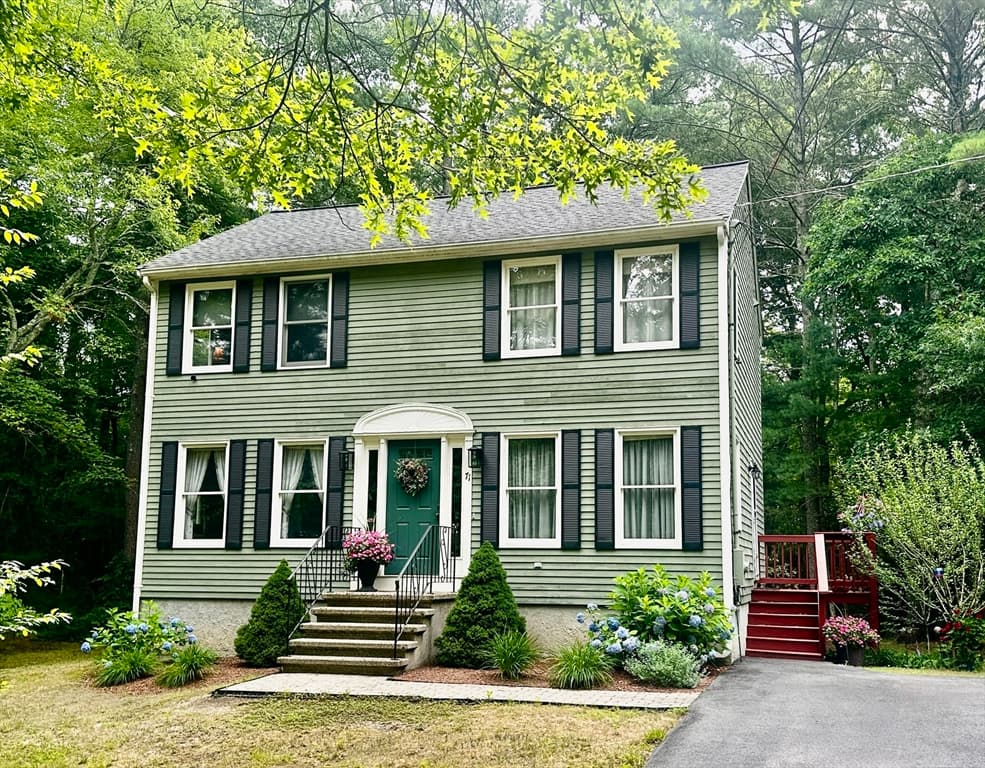 71 Harvey St, Taunton MA 02780