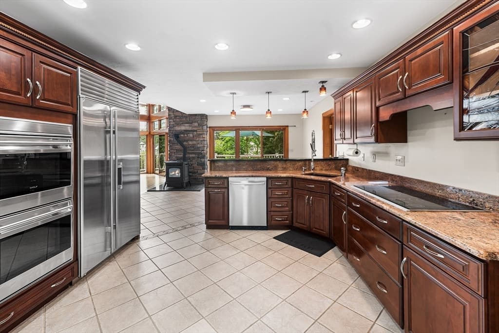 48 Sherburne Ave, Tyngsborough MA 01879 photo 12