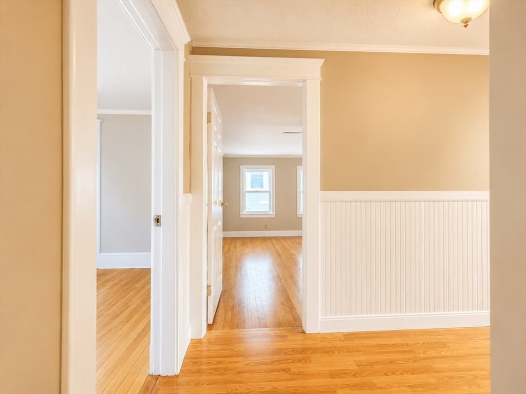89 Sayles St, Lowell MA 01851 photo 12