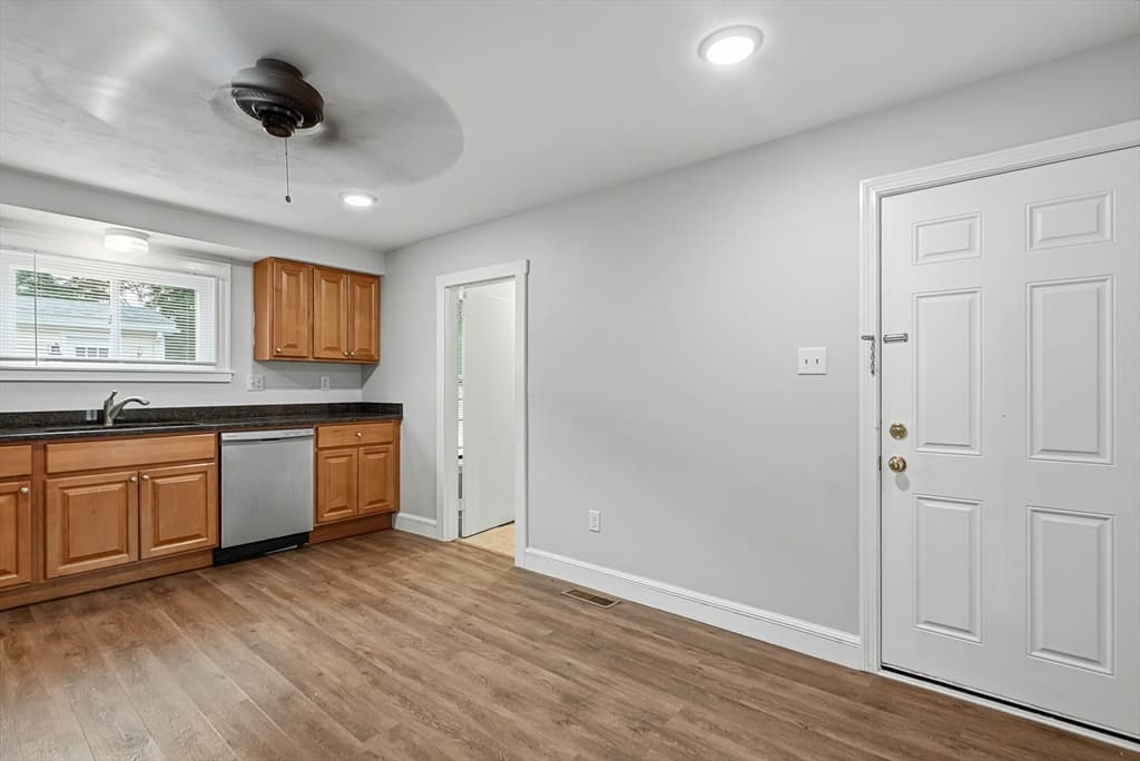86 Brimsmead St, Marlborough MA 01752 photo 17