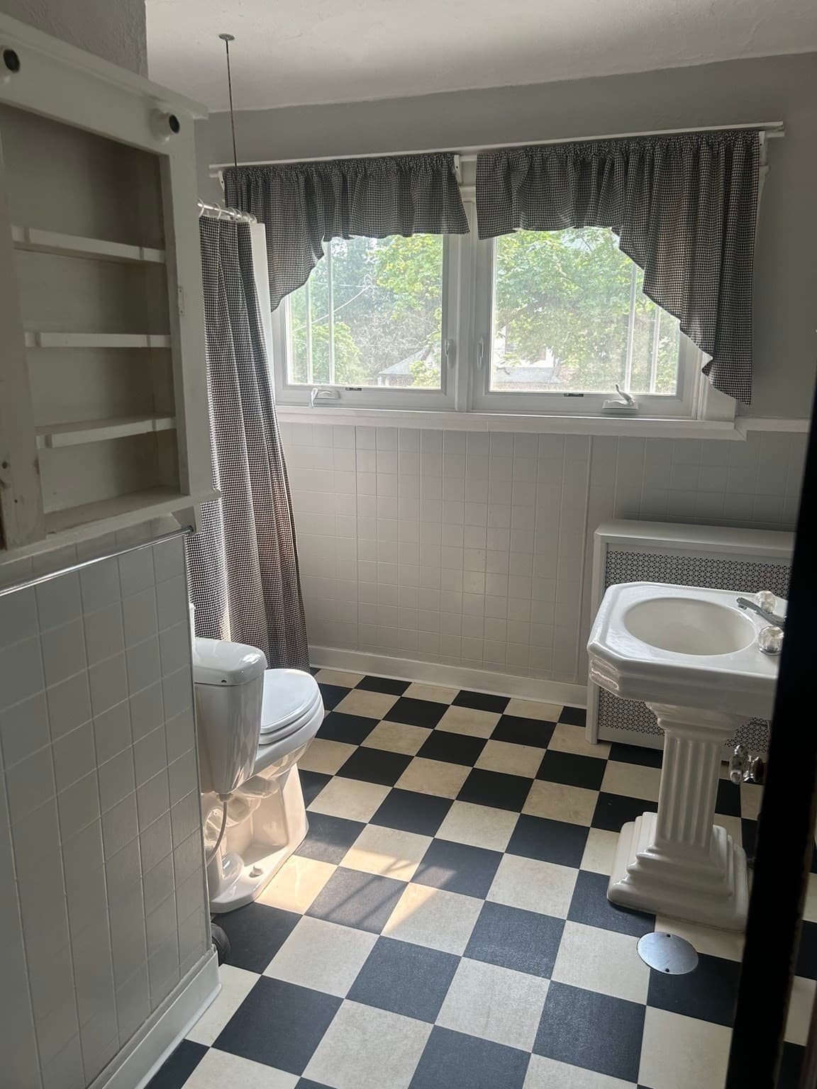Single Family Residence at 19 Wellesley Rd, Holyoke MA 01040, Holyoke, photo 18 of 27