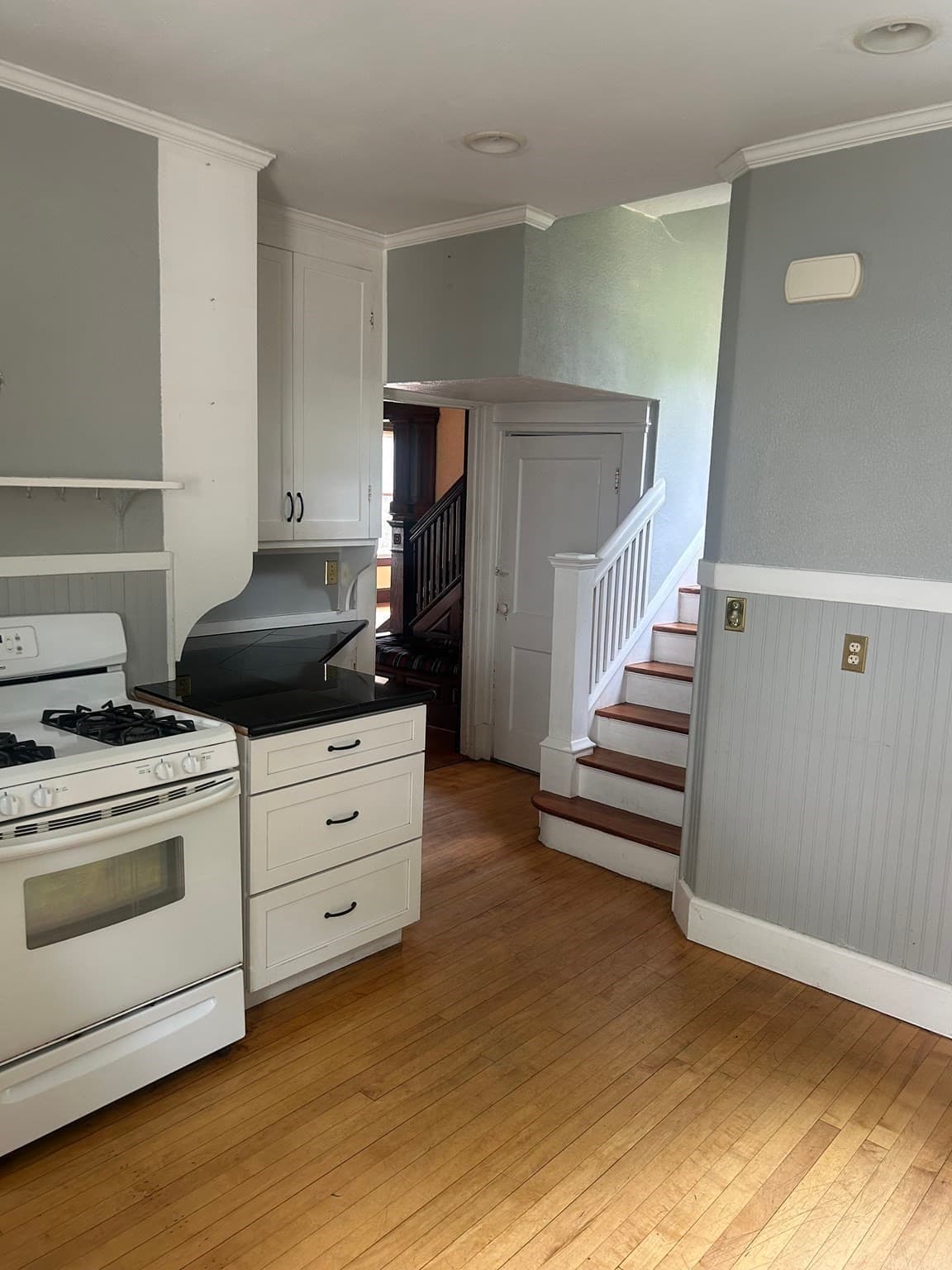 Single Family Residence at 19 Wellesley Rd, Holyoke MA 01040, Holyoke, photo 8 of 27
