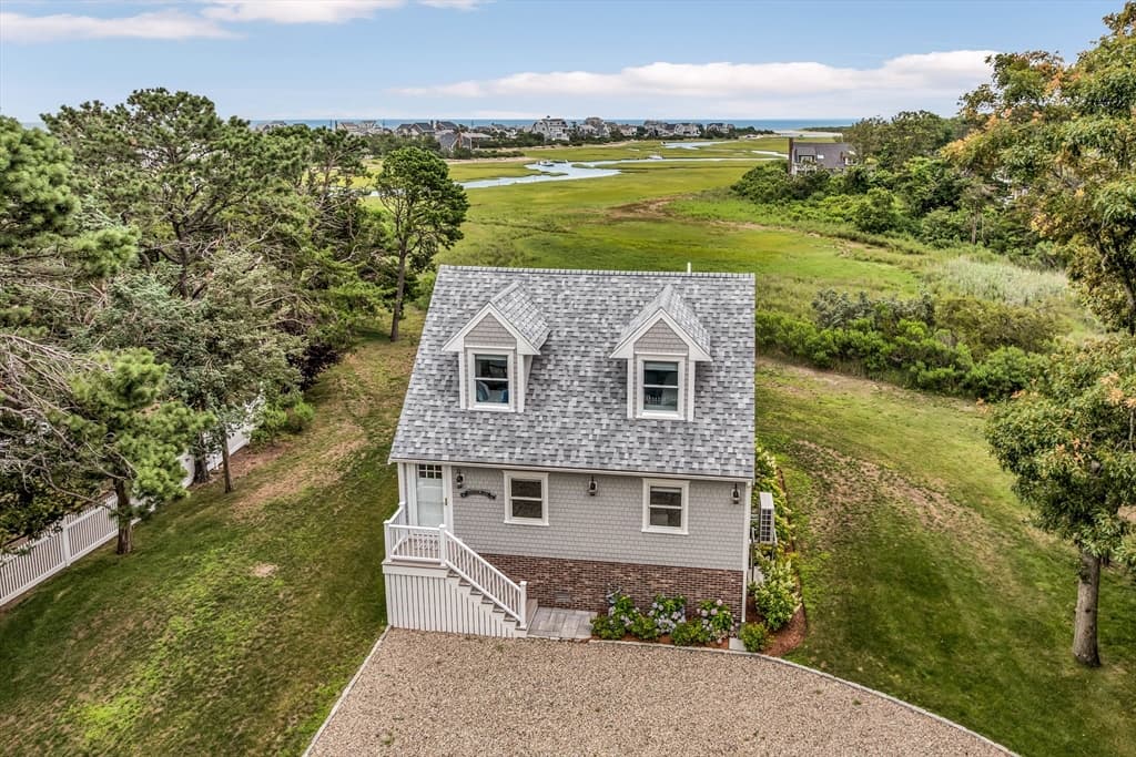 4 Arrowhead Cir, Sandwich MA 02537