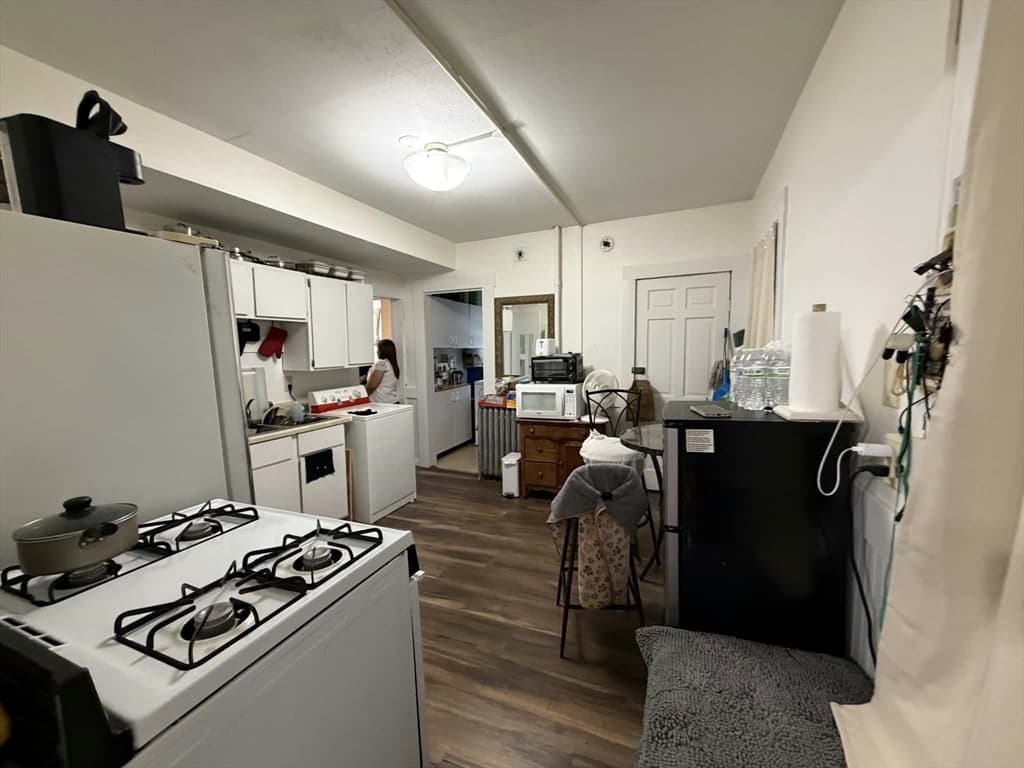 414-416 Hillside Ave, Holyoke MA 01040 photo 5