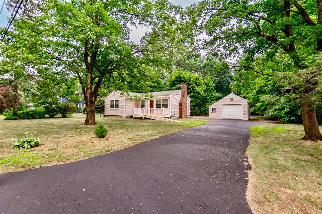 9 Howell, Sudbury MA 01776 photo 3