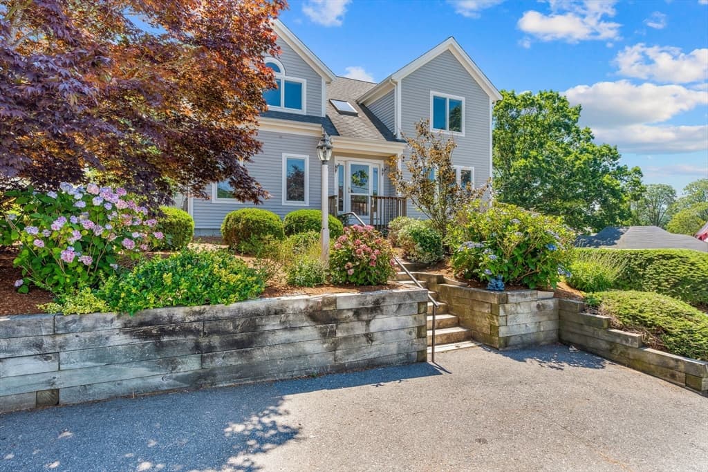 24 Bluff Ave, Mashpee MA 02649 photo 2