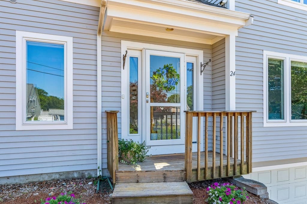 24 Bluff Ave, Mashpee MA 02649 photo 3