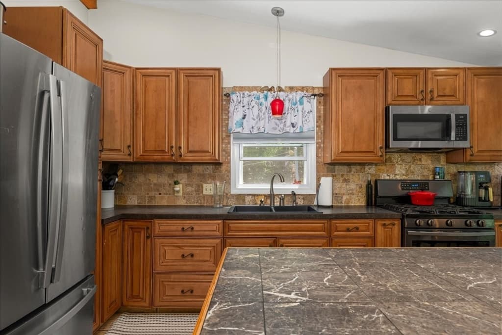 237 Boston Rd, Palmer MA 01069 photo 5