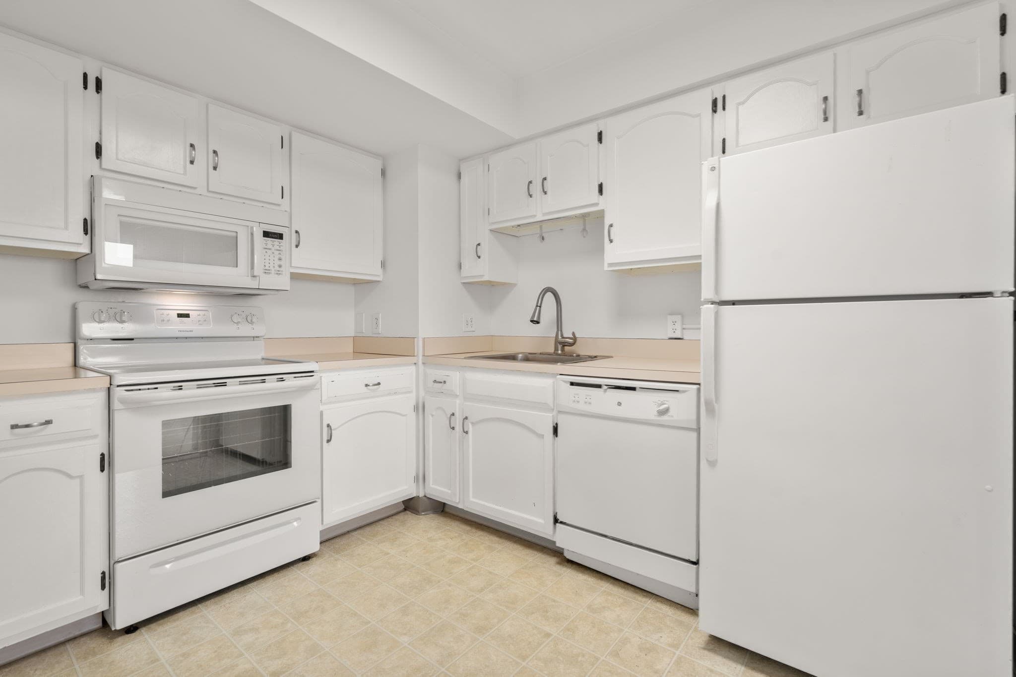Condominium at 250 Hammond Pond Parkway # 1208N, Newton MA 02467, Newton, photo 11 of 21
