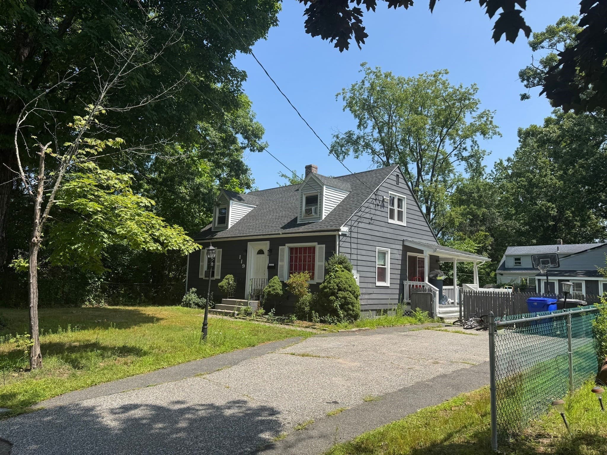 Single Family Residence at 119 Massreco St, Springfield MA 01109, Springfield, photo 2 of 23