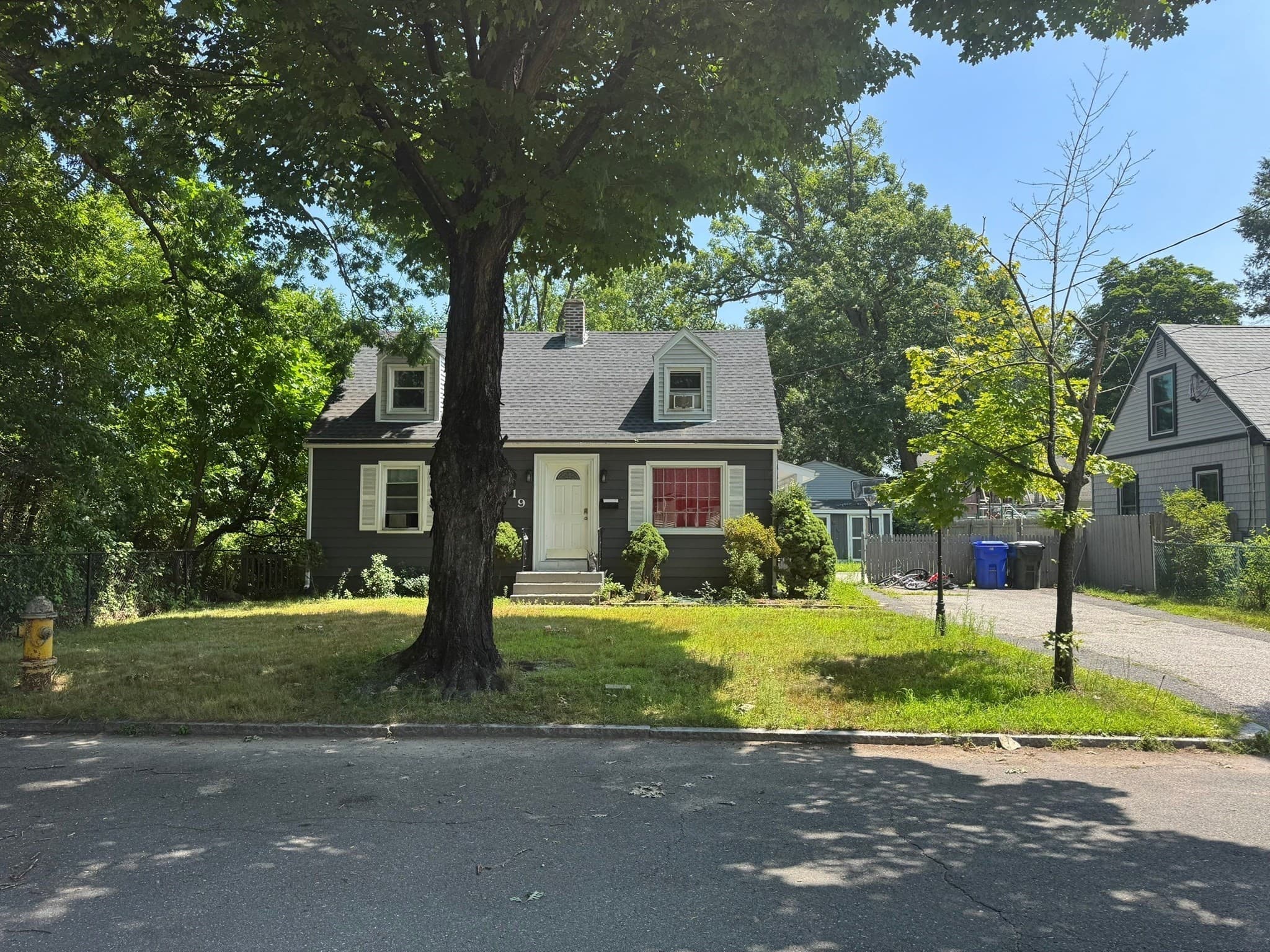 Single Family Residence at 119 Massreco St, Springfield MA 01109, Springfield, photo 3 of 23