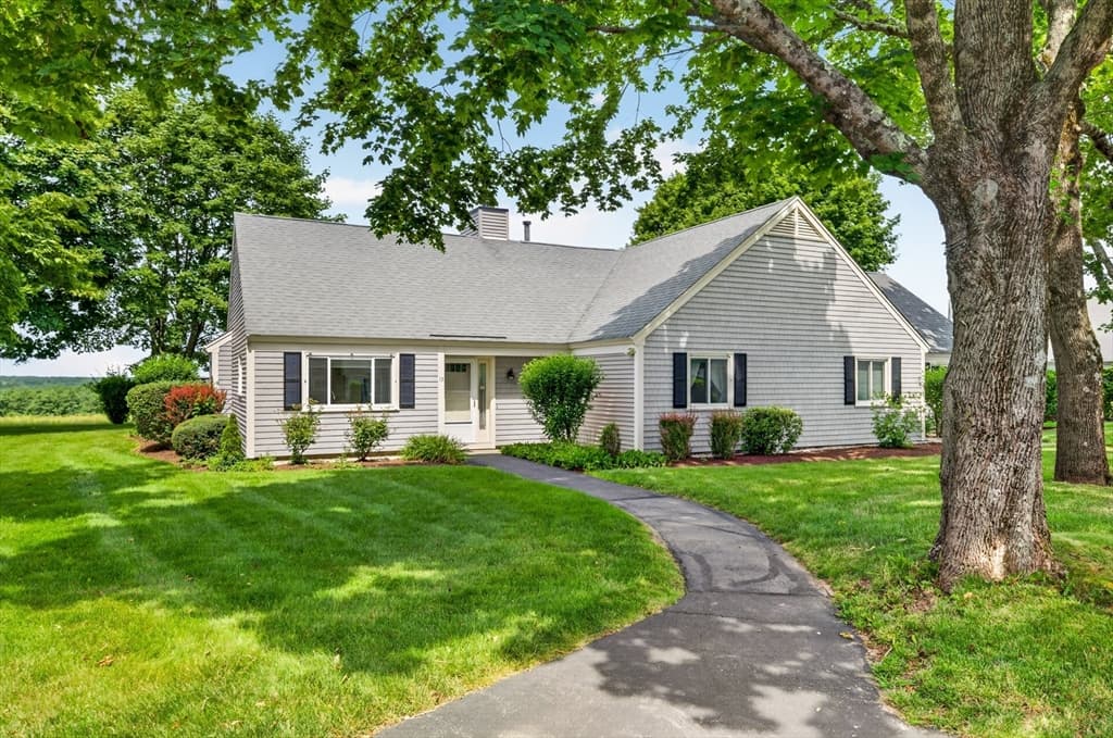 13 Northfield Ln # 13, Dartmouth MA 02747