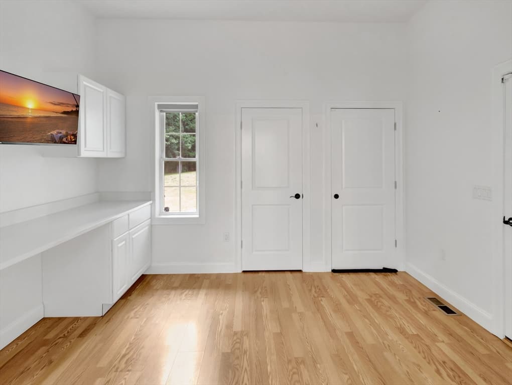 Single Family Residence at 31 Cedar St, North Reading MA 01864, North Reading, photo 7 of 42