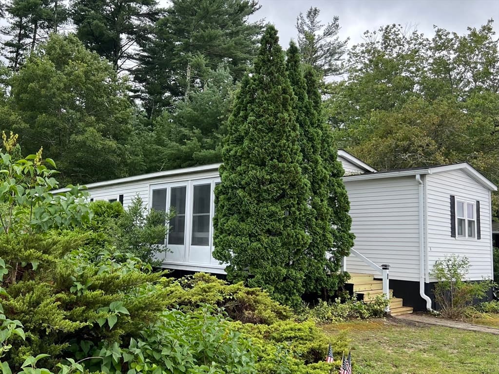 8 Jefferson Way, Carver MA 02330