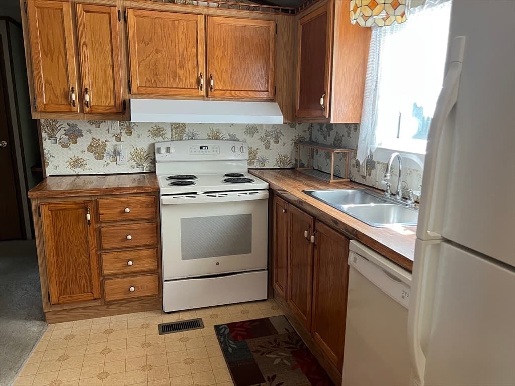 8 Jefferson Way, Carver MA 02330 photo 4