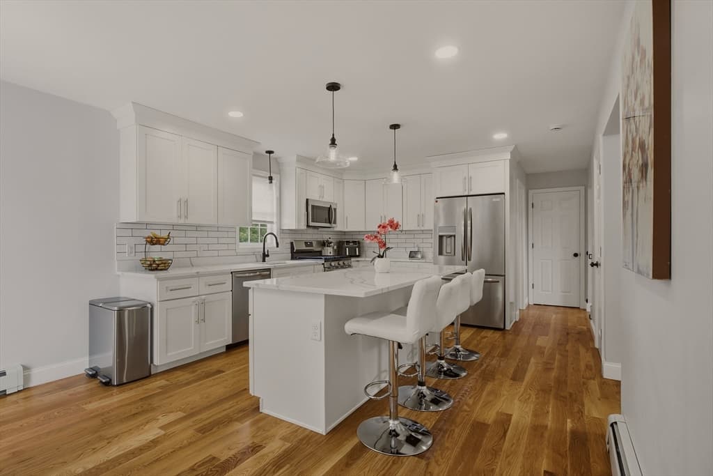 724 Woodman St, Fall River MA 02724 photo 8