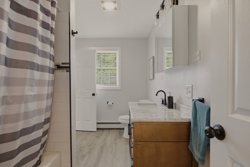 724 Woodman St, Fall River MA 02724 photo 21