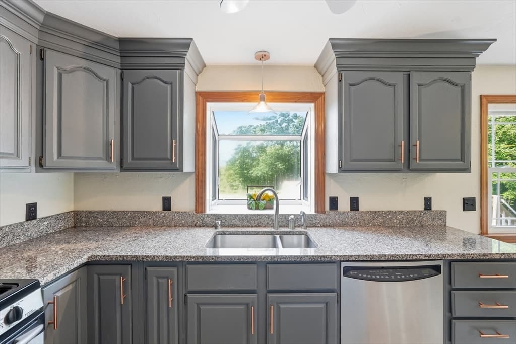 15 Sibley Rd, Ashburnham MA 01430 photo 4
