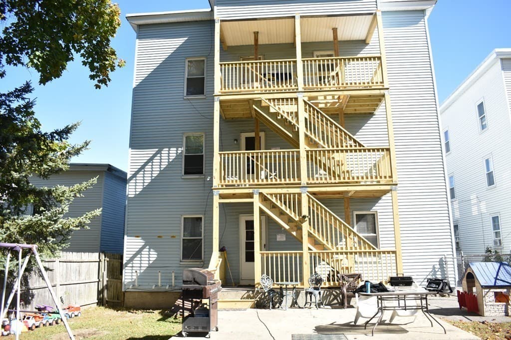 142 Madison St, Fitchburg MA 01420 photo 3