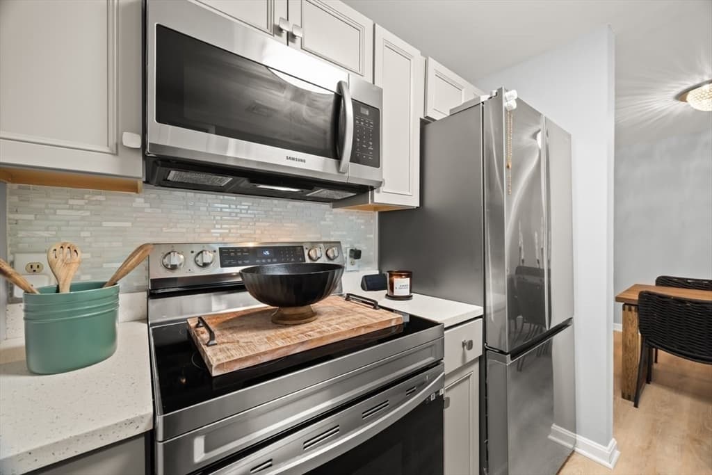 111 Carriage Ln # 111, Taunton MA 02780 photo 2