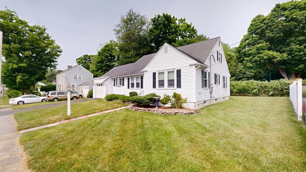 6 Maple Circle, Shrewsbury MA 01545