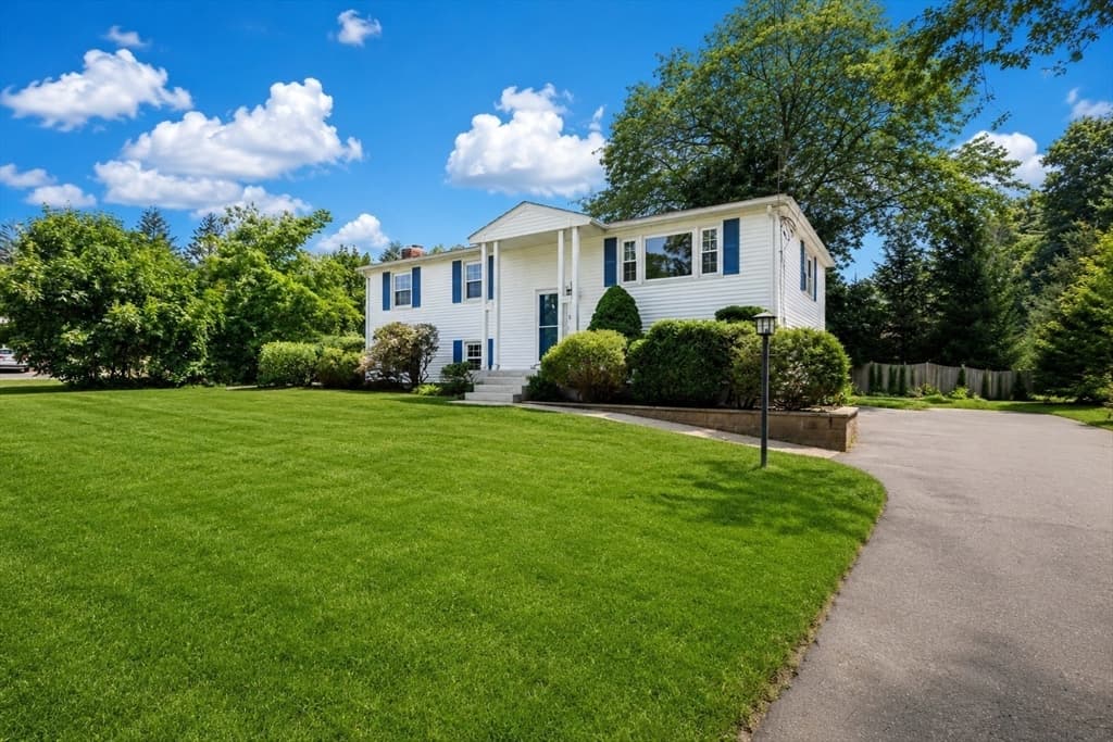 5 Shepard Rd, Franklin MA 02038 photo 2
